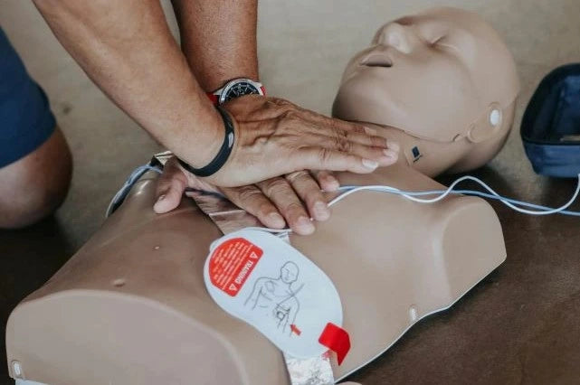 Initiation au défibrillateur